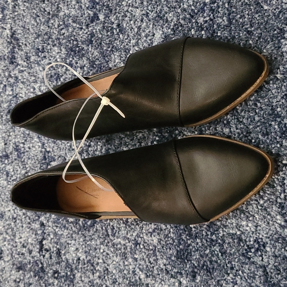 Universal Thread black boots